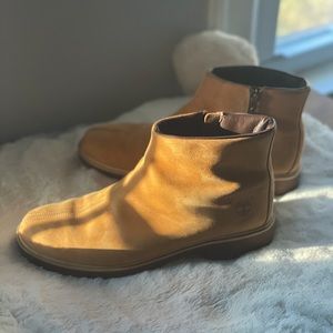 Classic Timberlands - 9.5M - GUC